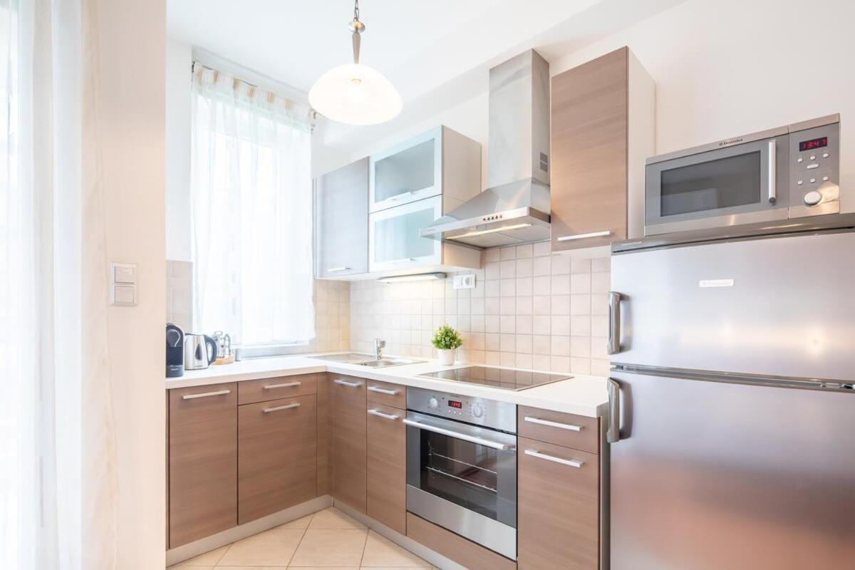 - Balcony - Modern Appartement