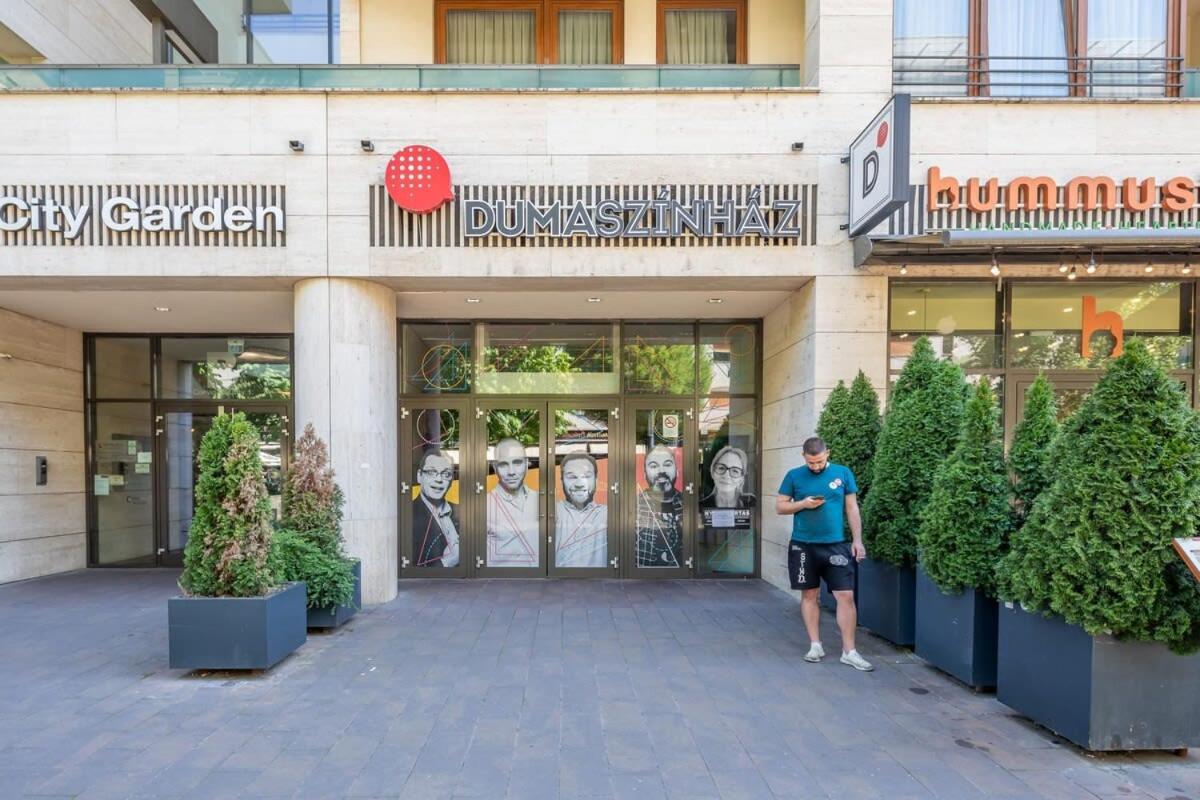 - Balcony - Modern Budapesta