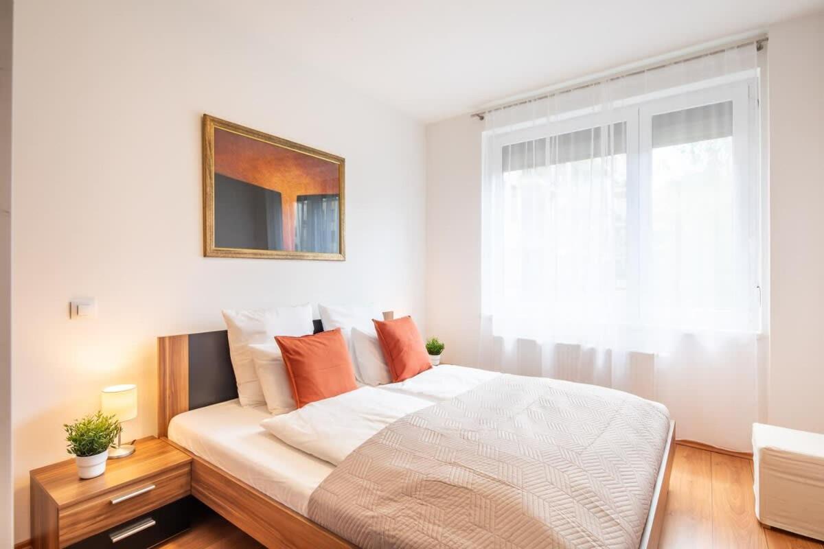 - Balcony - Modern * Budapest