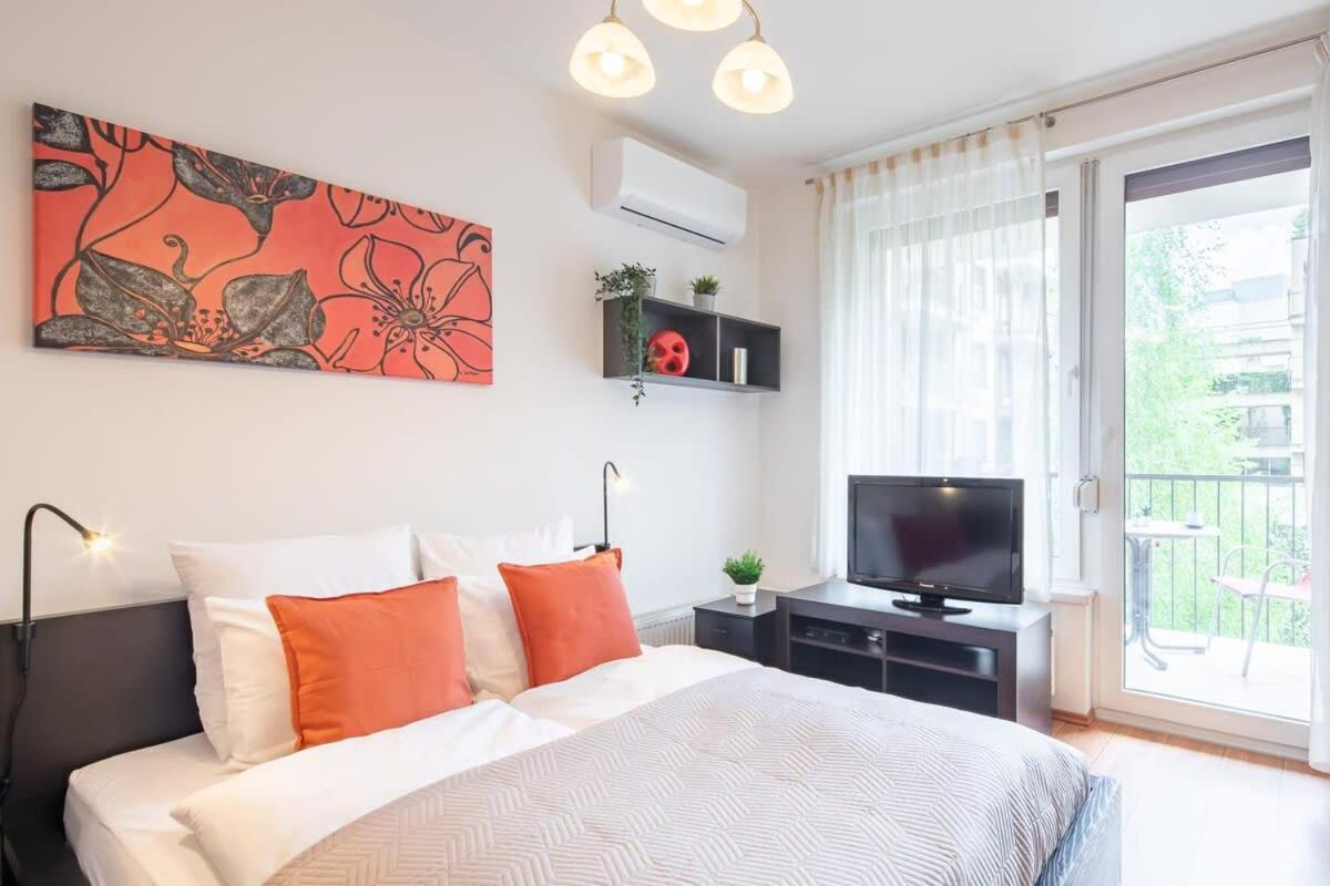 - Balcony - Modern Appartement